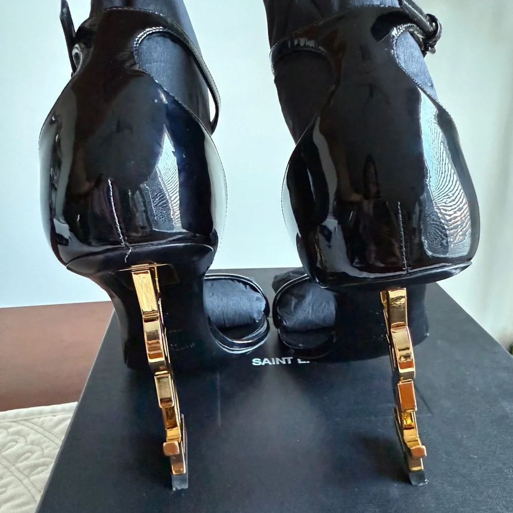 Yves Saint Laurent OPYUM SANDALS IN PATENT LEATHER - Picture 3 of 8